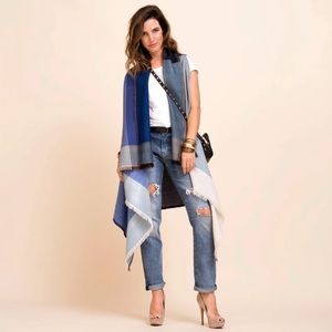 Karigar Cape Amsterdam; 15 possible ways to wear